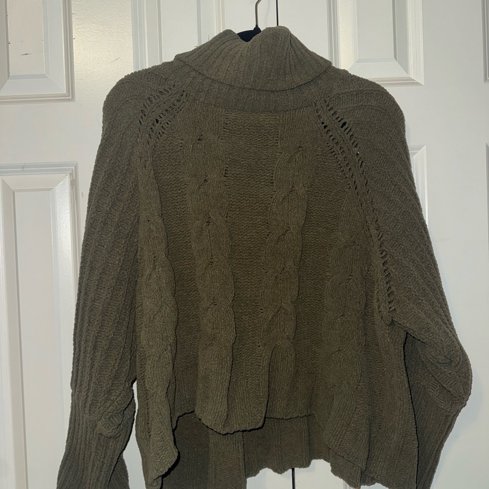 Women’s Olive Cable Knit Turtleneck Sweater